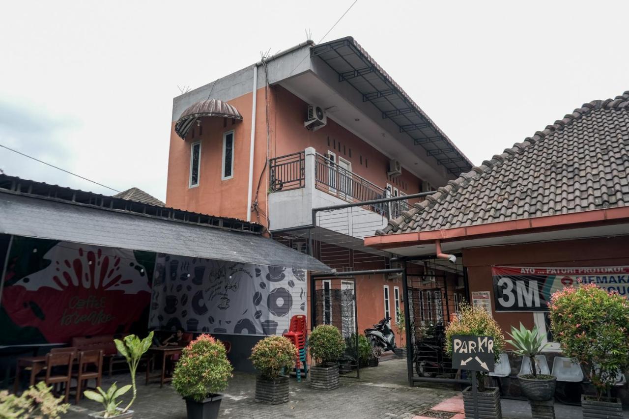 Djaboerigin Mongonsidi Guest House Redpartner Medan Zewnętrze zdjęcie